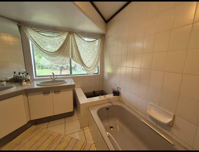 3 BEDROOM HOUSE FOR SALE IN VANDERBIJLPARK SE 3